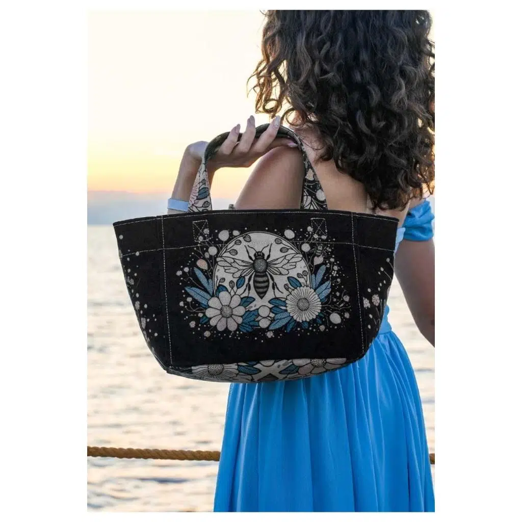Kadın Vegan Deri Siyah Medium Tote Bag - Bee with Flowers Tasarım